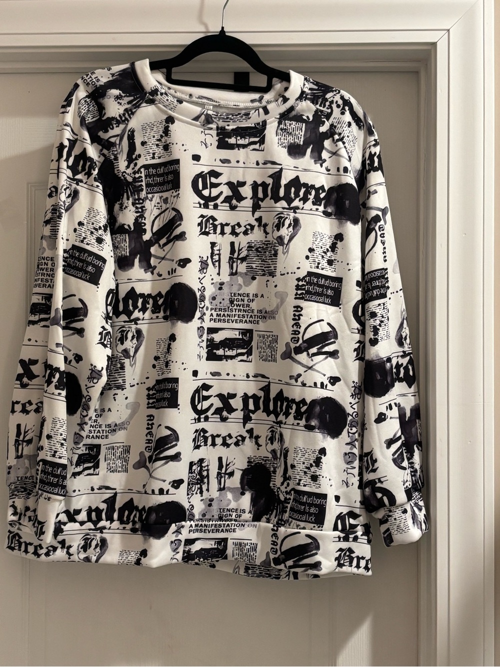 KGraphic Long-Sleeve Sweatshirt - Black & White